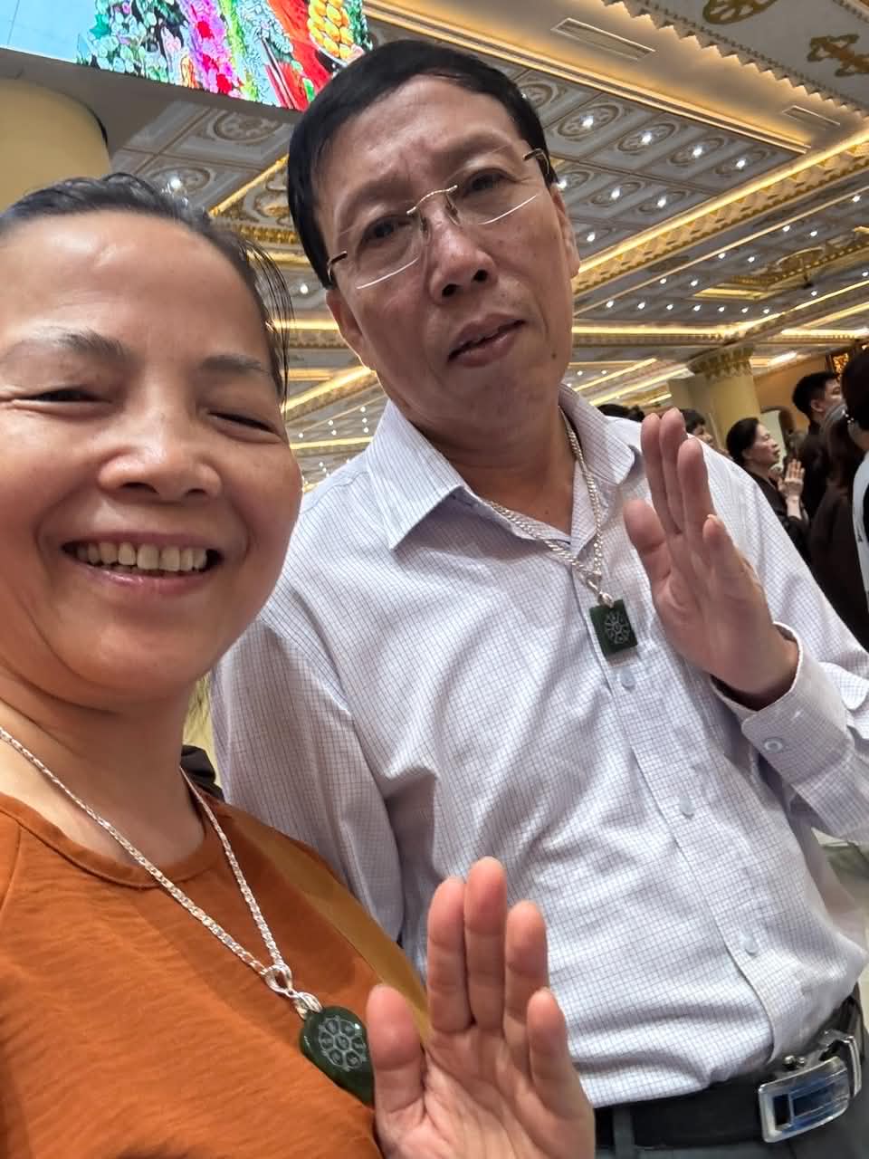 Bố mẹ đi chơi